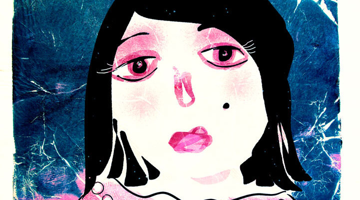Feminines Porträt Rosa Schöhnheit auf blauem Grund